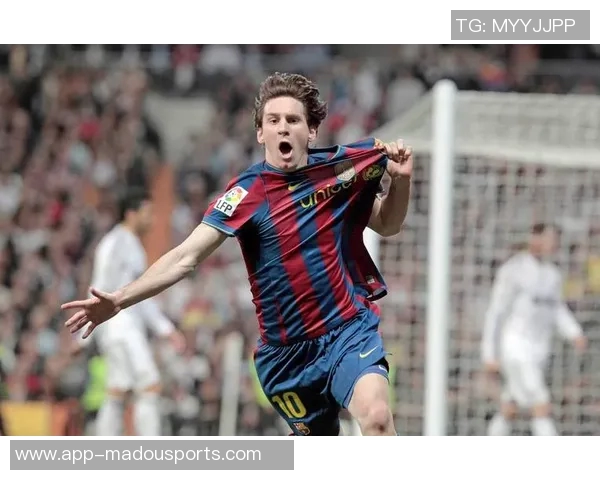 莱万感慨黄老板新专辑印在国家德比球衣上意义非凡 莱万感慨黄老板新专辑印在国家德比球衣上意义非凡