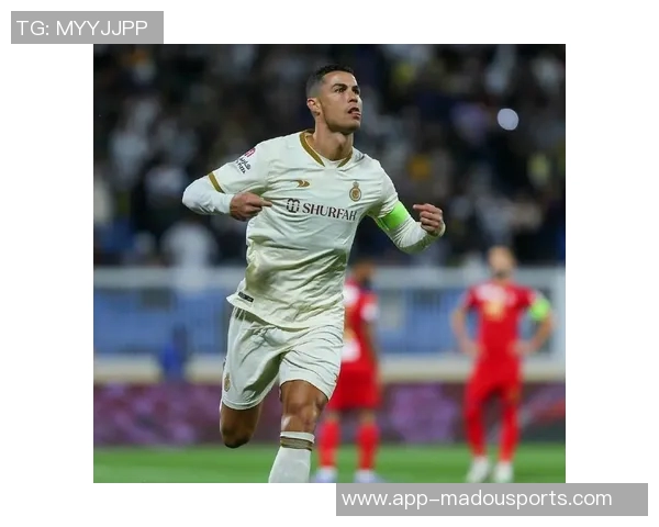 C罗社交媒体庆祝击败爱尔兰再下一城鼓励队友继续努力奋战 C罗社交媒体庆祝击败爱尔兰再下一城鼓励队友继续努力奋战