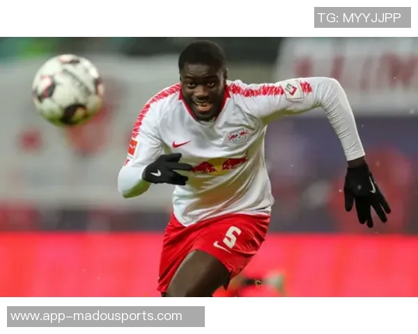 于帕梅卡诺坦言上半场表现欠佳并分析第二个失球的站位问题 于帕梅卡诺坦言上半场表现欠佳并分析第二个失球的站位问题