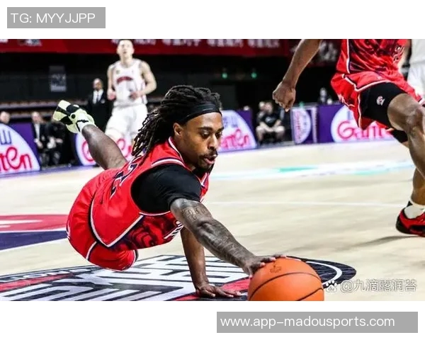 夸梅直言布朗尼在大学表现平平不及部分高中球员的潜力与实力 夸梅直言布朗尼在大学表现平平不及部分高中球员的潜力与实力