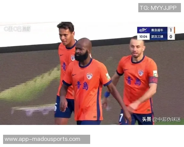 半场战报兰克尔泽补射得分青岛海牛暂时领先武汉三镇亚泰降级危机加剧 半场战报兰克尔泽补射得分青岛海牛暂时领先武汉三镇亚泰降级危机加剧