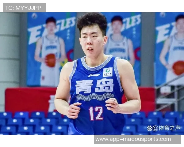 徐长锁慧眼识珠引杨瀚森入青岛开启篮球新篇章 徐长锁慧眼识珠引杨瀚森入青岛开启篮球新篇章