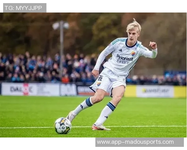 瑞典前锋贝里瓦尔赛后自责错失良机深感负疚