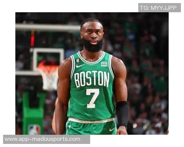 杰伦布朗坚定信念从未缺席季后赛深知球队潜力与实力