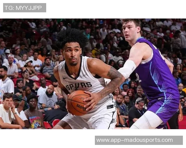 今年新秀防守表现亮眼克尼佩尔领衔投篮命中率榜哈珀弗拉格紧随其后 今年新秀防守表现亮眼克尼佩尔领衔投篮命中率榜哈珀弗拉格紧随其后