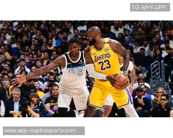 阿贾威尔逊等明星球员齐聚赌城观战湖人对决独行侠精彩赛事