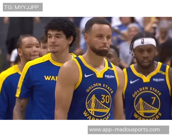 库里赛前幽默互动哈登称我们还在打呢展现友谊与竞技精神 库里赛前幽默互动哈登称我们还在打呢展现友谊与竞技精神