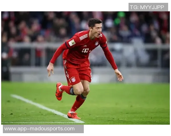 莱万坦言加盟巴萨无怨无悔或成职业生涯最佳选择 莱万坦言加盟巴萨无怨无悔或成职业生涯最佳选择