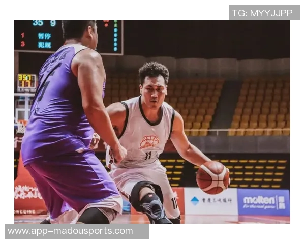 阿德巴约称赞邓罗表现出色防守失误导致对手轻松得分 阿德巴约称赞邓罗表现出色防守失误导致对手轻松得分