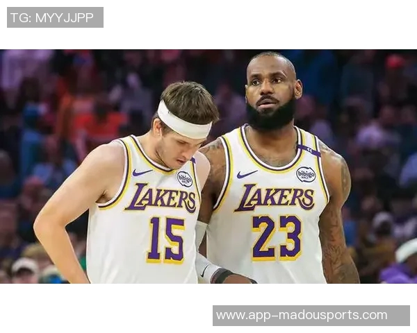 詹姆斯防守态度引发争议播客搭档选择沉默不语