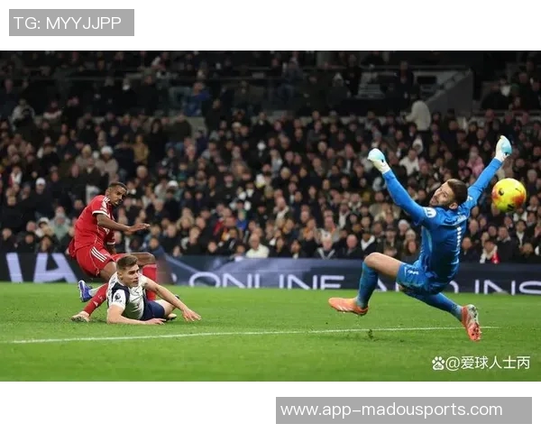 英超球队在欧冠赛场表现出色切尔西遭遇失利利物浦曼城强强对话获胜