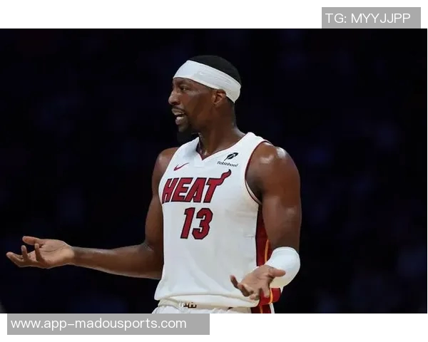 阿德巴约九年媒体日变化难以辨识年份让人困惑